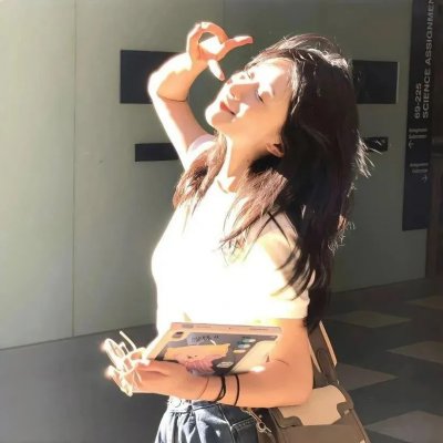 穿风信子蓝的少女
